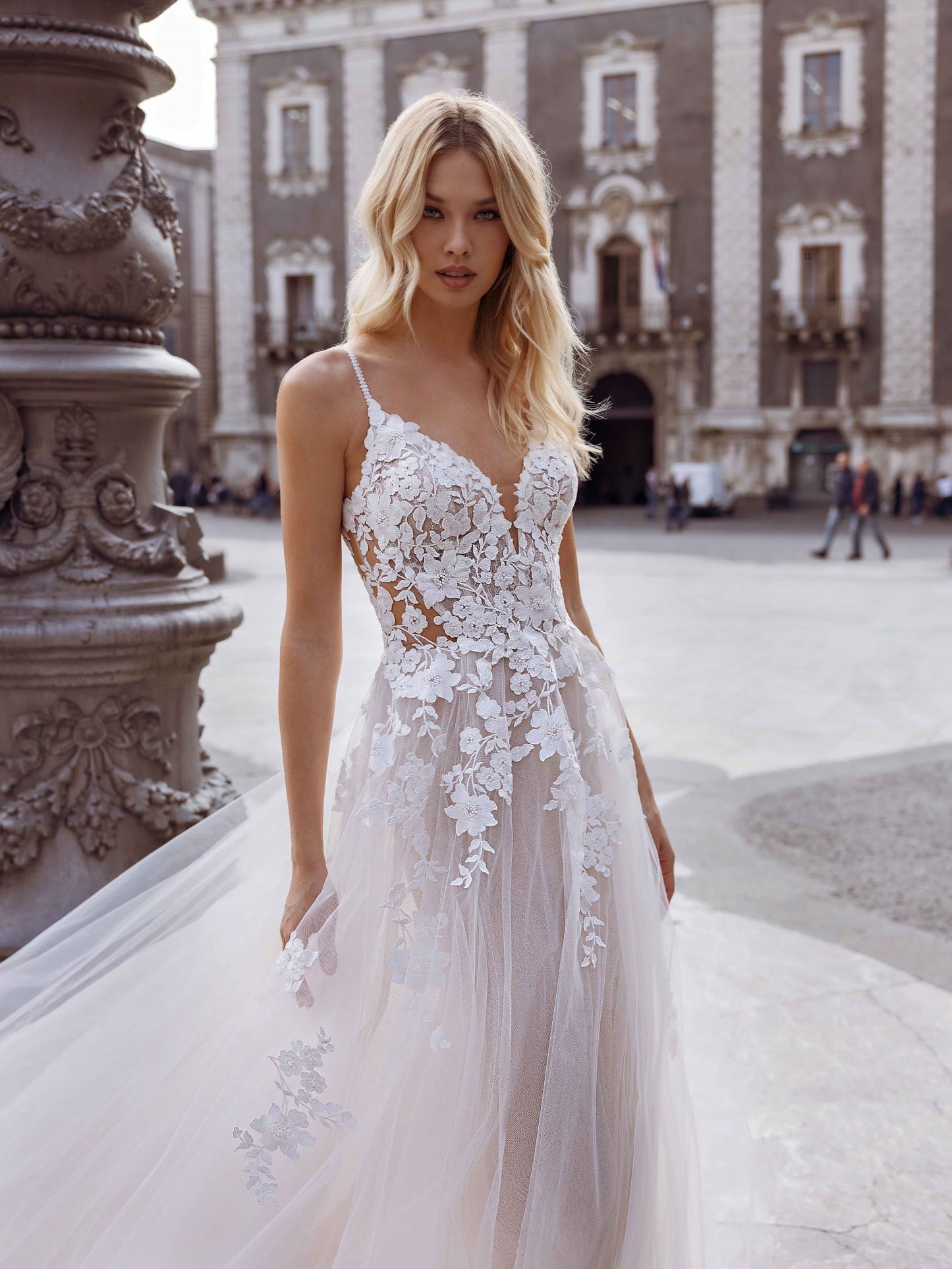 Modeca Bridal Sample Sale